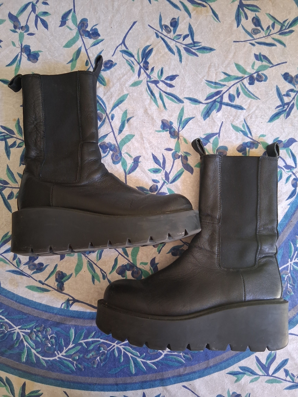 Black Platform Chelsea Boots